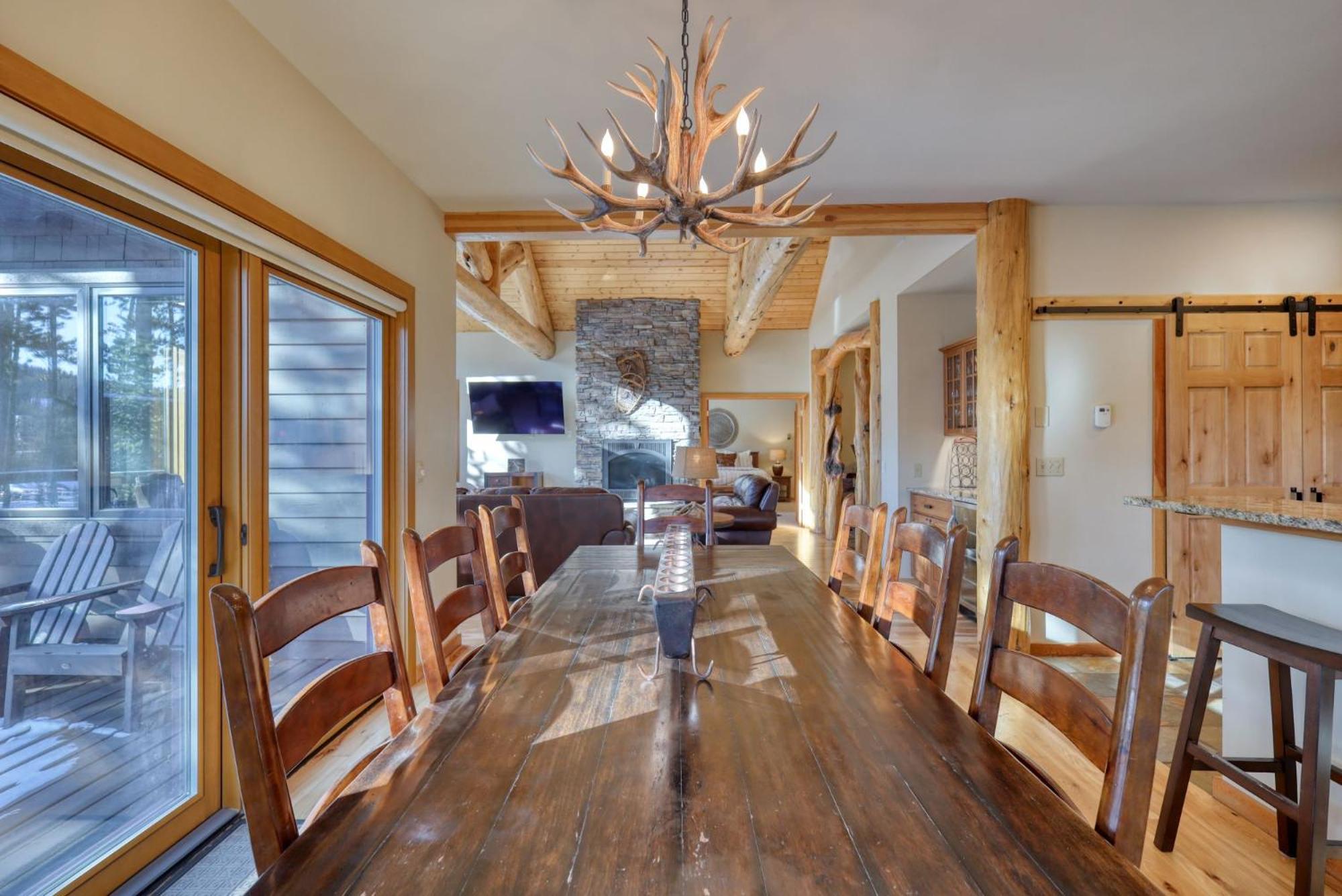 Rising Bull Lodge Big Sky Exterior photo